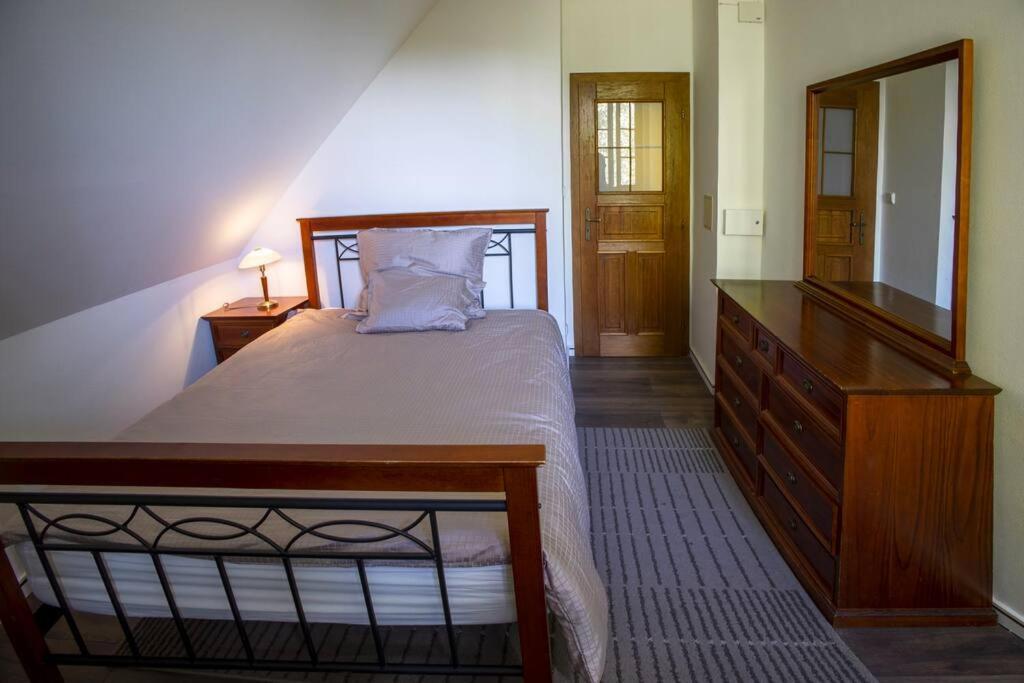 7 Bedroom Secluded Villa Close To Prague Říčany Kültér fotó