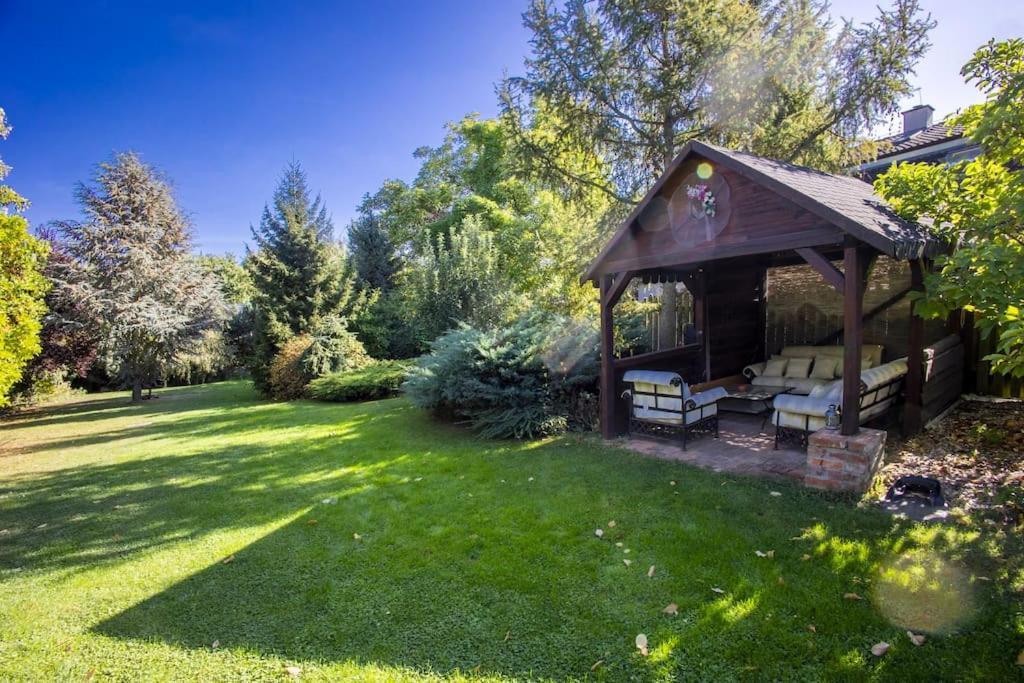 7 Bedroom Secluded Villa Close To Prague Říčany Kültér fotó