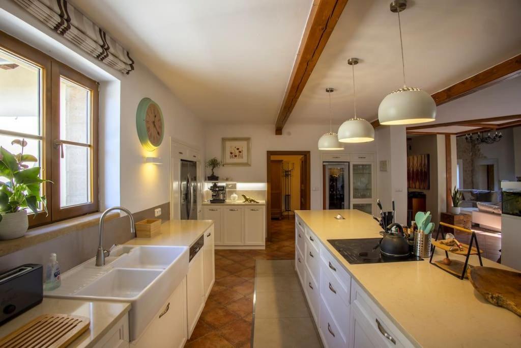 7 Bedroom Secluded Villa Close To Prague Říčany Kültér fotó