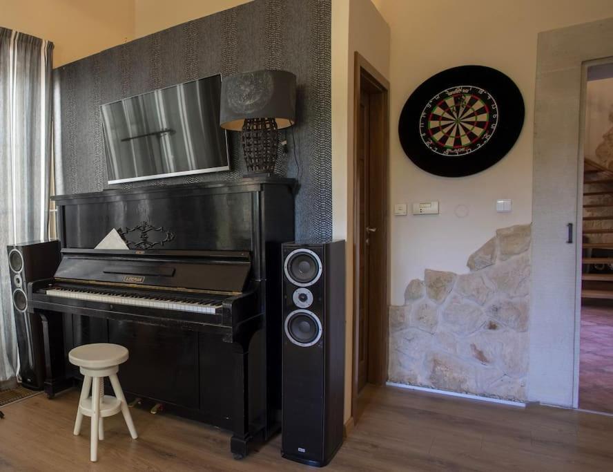 7 Bedroom Secluded Villa Close To Prague Říčany Kültér fotó